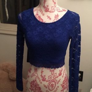 Lace long sleeved crop top